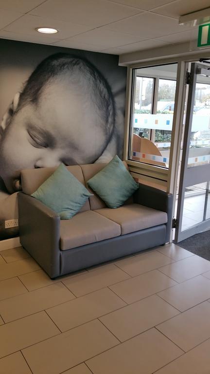 Warrington Motel, J20 M6 Lymm Services Bagian luar foto