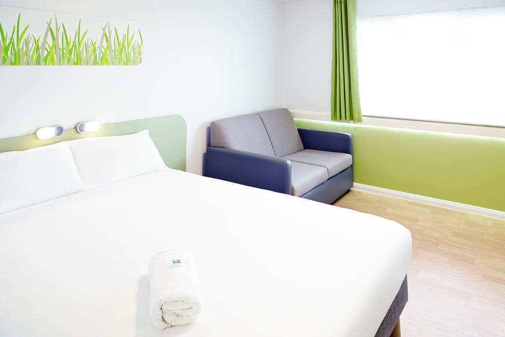 Warrington Motel, J20 M6 Lymm Services Ruang foto